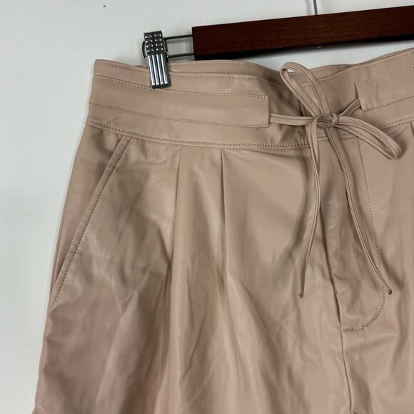 Blank NYC Tan Deep Energy Hi-Rise Vegan Leather Short Drawcord Waist NWT Size 31 - Picture 4 of 10